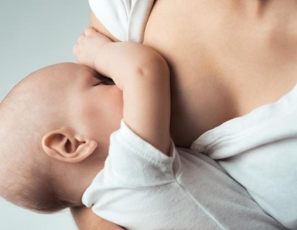 Alăptarea nu creşte inteligenţa copilului