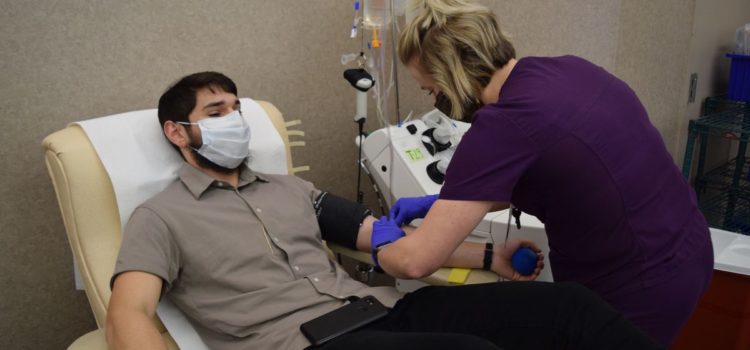 De ce mor unii tineri de COVID-19? Explicaţiile specialiştilor britanici